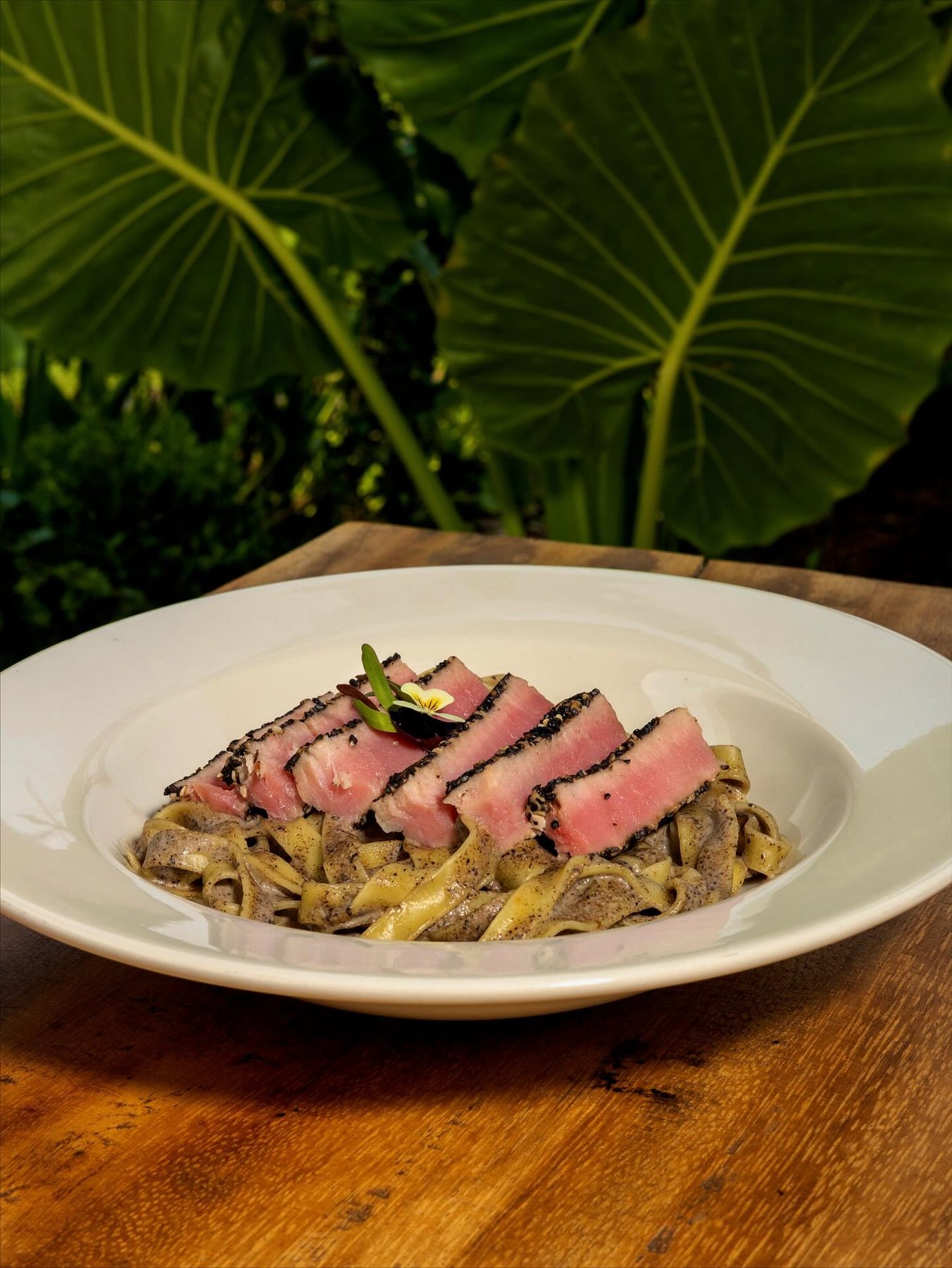 Bebidas y ensalada Casa Duque